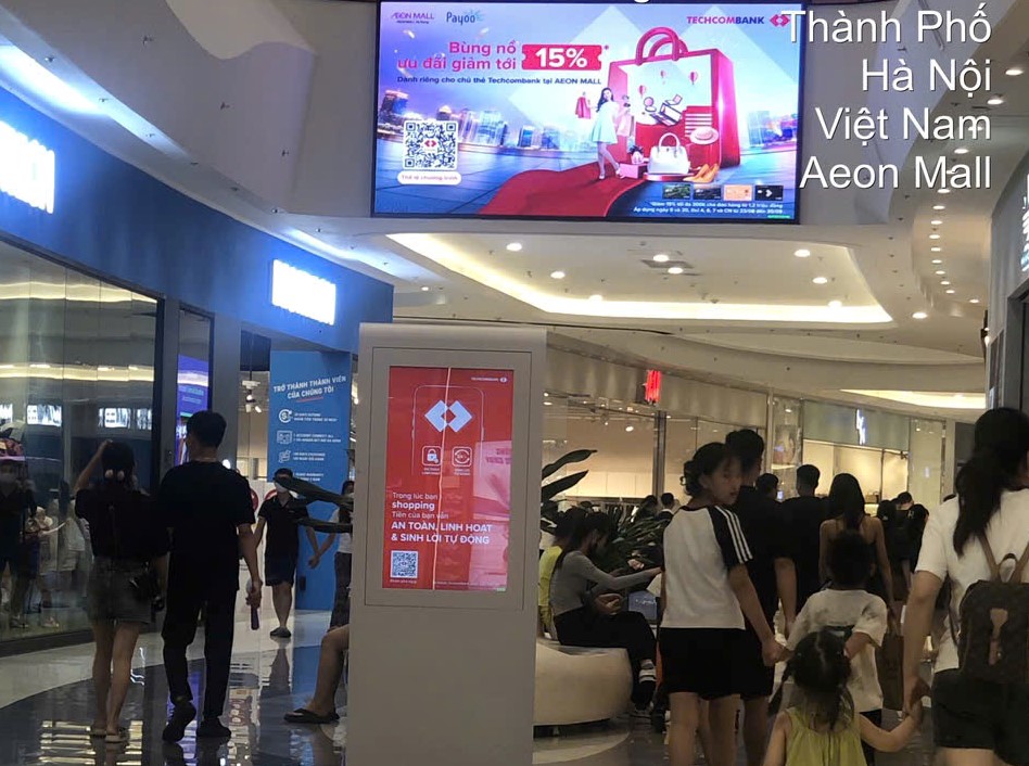 Techcombank quảng cáo tại các Aeon Mall